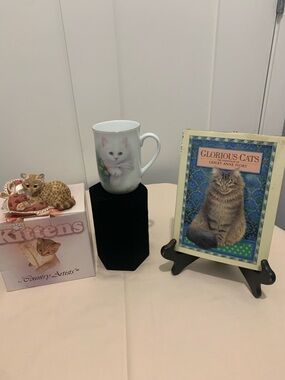 Cat book, Ceramic Mug - White with Kitten ceramic “ Queen of Hearts “